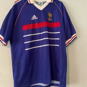 1998 France soccer jersey. Worn a few times still in good condition. Size XL.